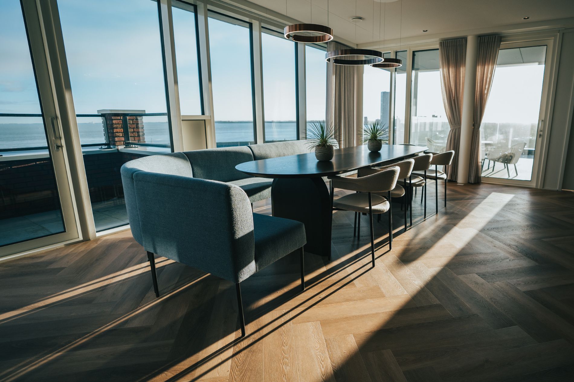 diningroom; eetkamer; hotelchique; appartement; eettafel; eetkamerstoelen; ochio; bodilson; studiohenk